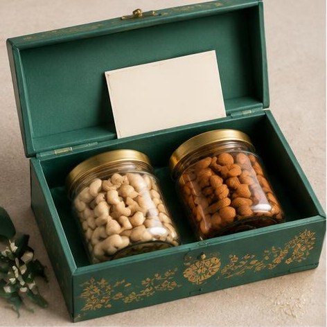Duo Nut Delight — Petite Gifts gift hamper illustration